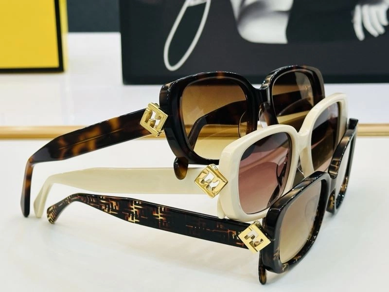 Fendi Sunglasses Refined 279225