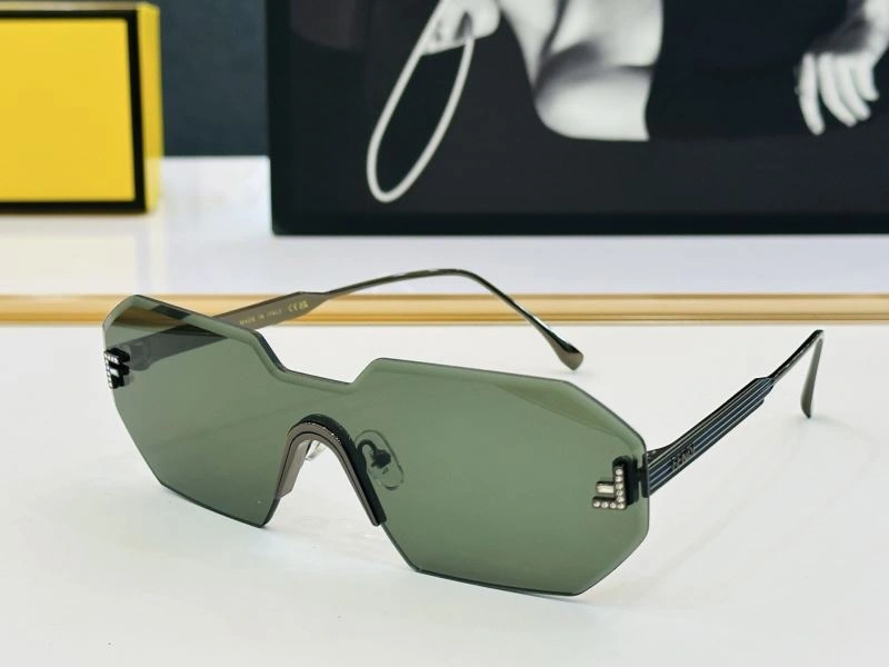 RelaxedFit Fendi Sunglasses 279192