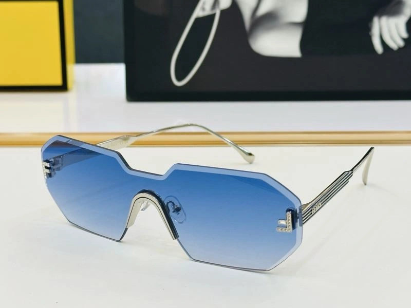 RelaxedFit Fendi Sunglasses 279192