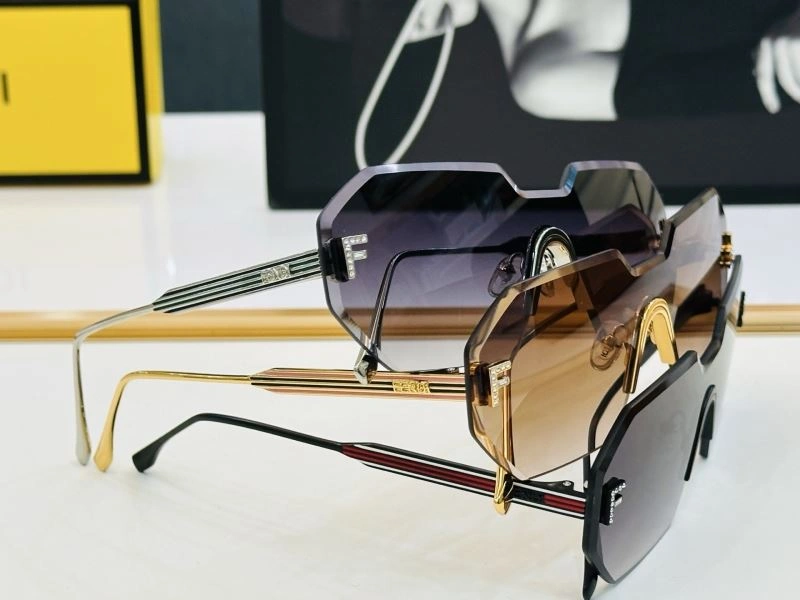 RelaxedFit Fendi Sunglasses 279192