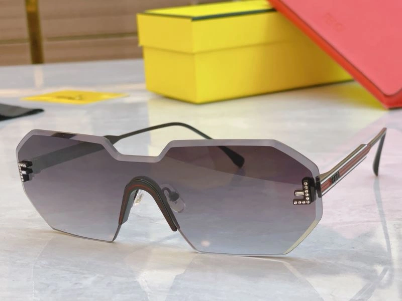 Trendsetting Fendi Sunglasses 279193