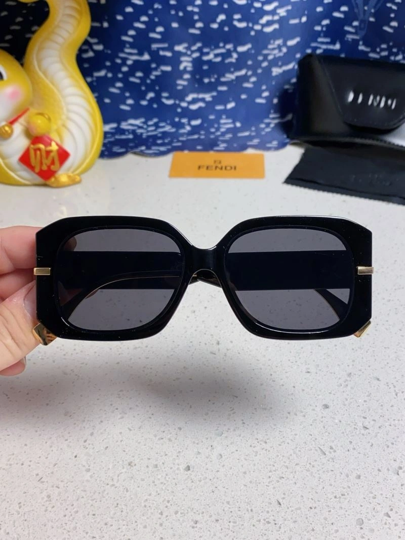 UrbanChic Fendi Sunglasses 279261