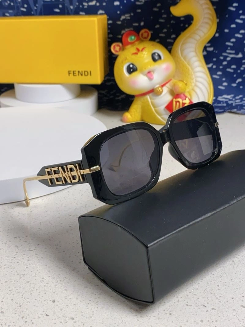 UrbanChic Fendi Sunglasses 279261