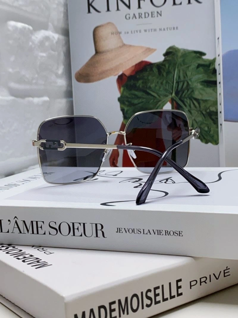 Fendi Sunglasses Unisex 279243