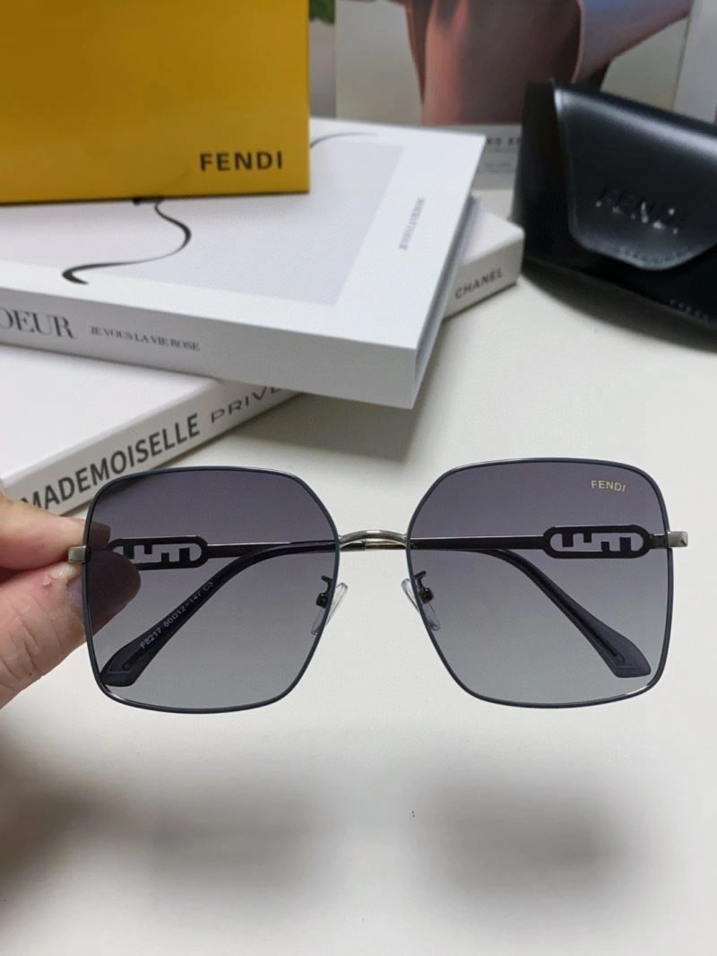 Fendi Sunglasses Unisex 279243