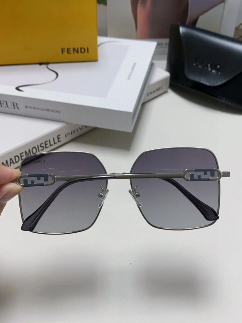 Fendi Sunglasses Unisex 279243