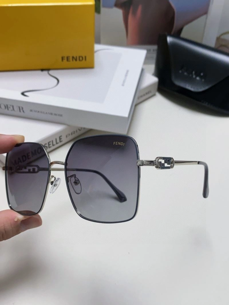 Fendi Sunglasses Unisex 279243