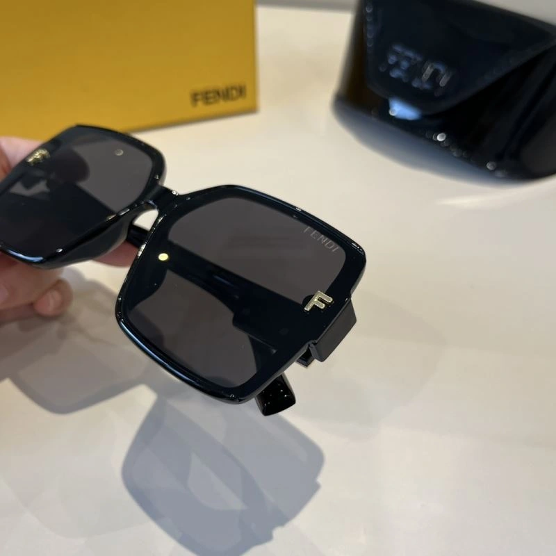 Fendi Sunglasses Lightweight 279258