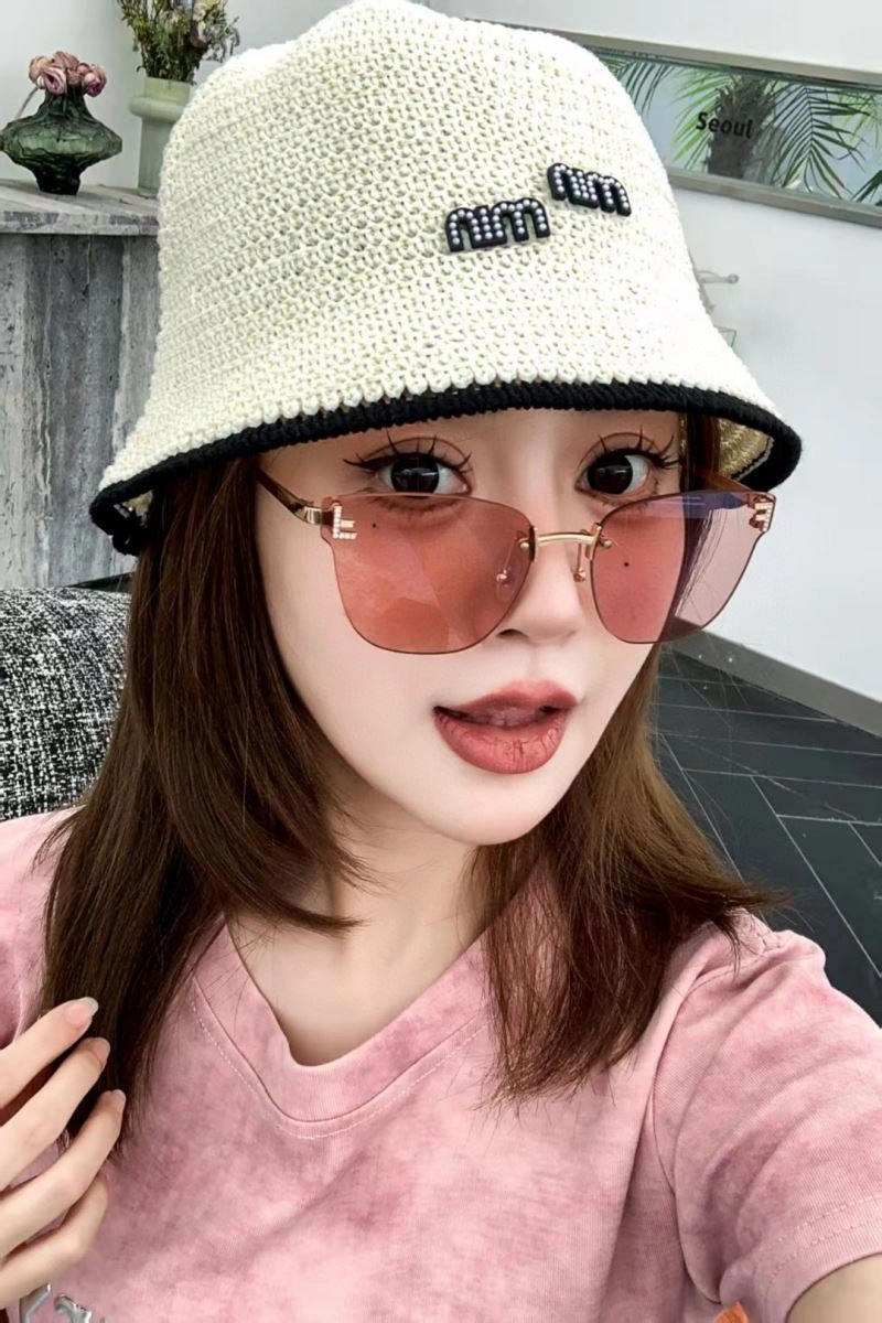 Fendi Sunglasses Seasonal 279355