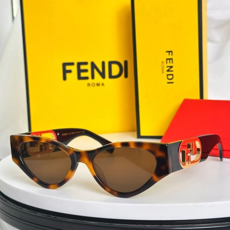 Fendi Sunglasses Durable 279352