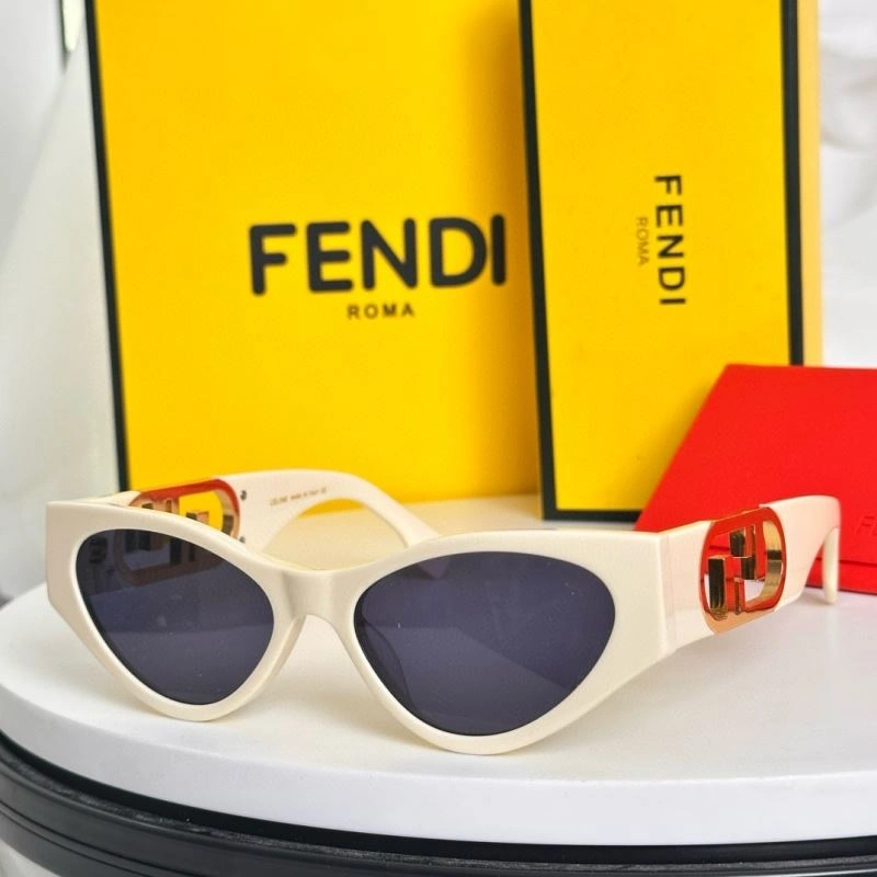 Fendi Sunglasses Durable 279352