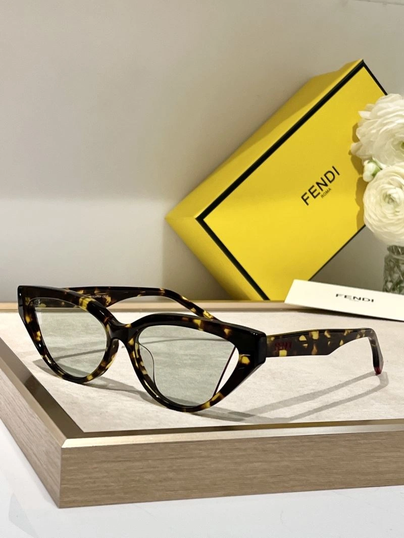 Fendi Sunglasses Soft 279345