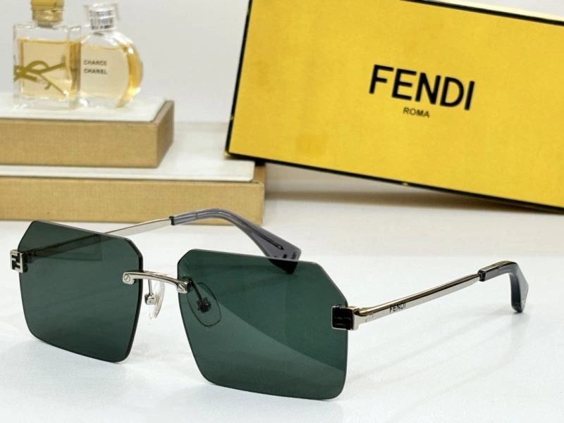 Fendi Sunglasses Casual 279317