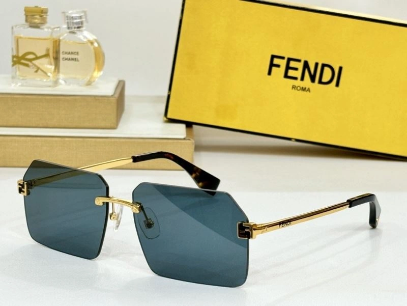 Fendi Sunglasses Casual 279317