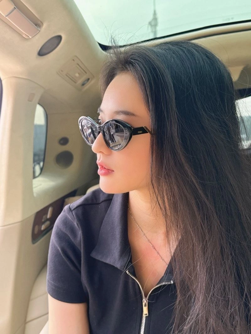 Sustainable Fendi Sunglasses 279318