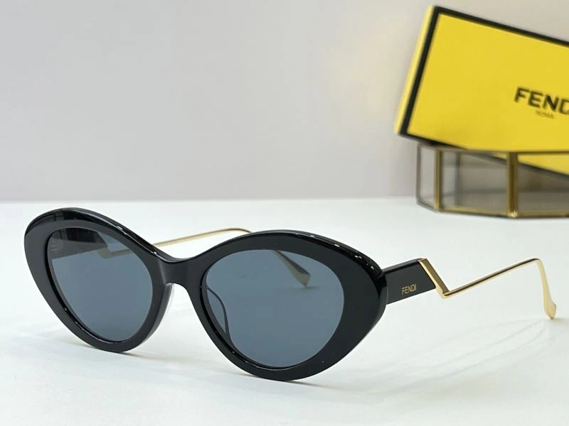 Sustainable Fendi Sunglasses 279318