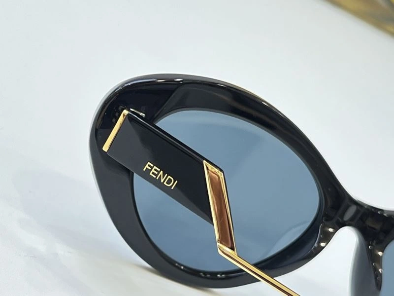 Sustainable Fendi Sunglasses 279318