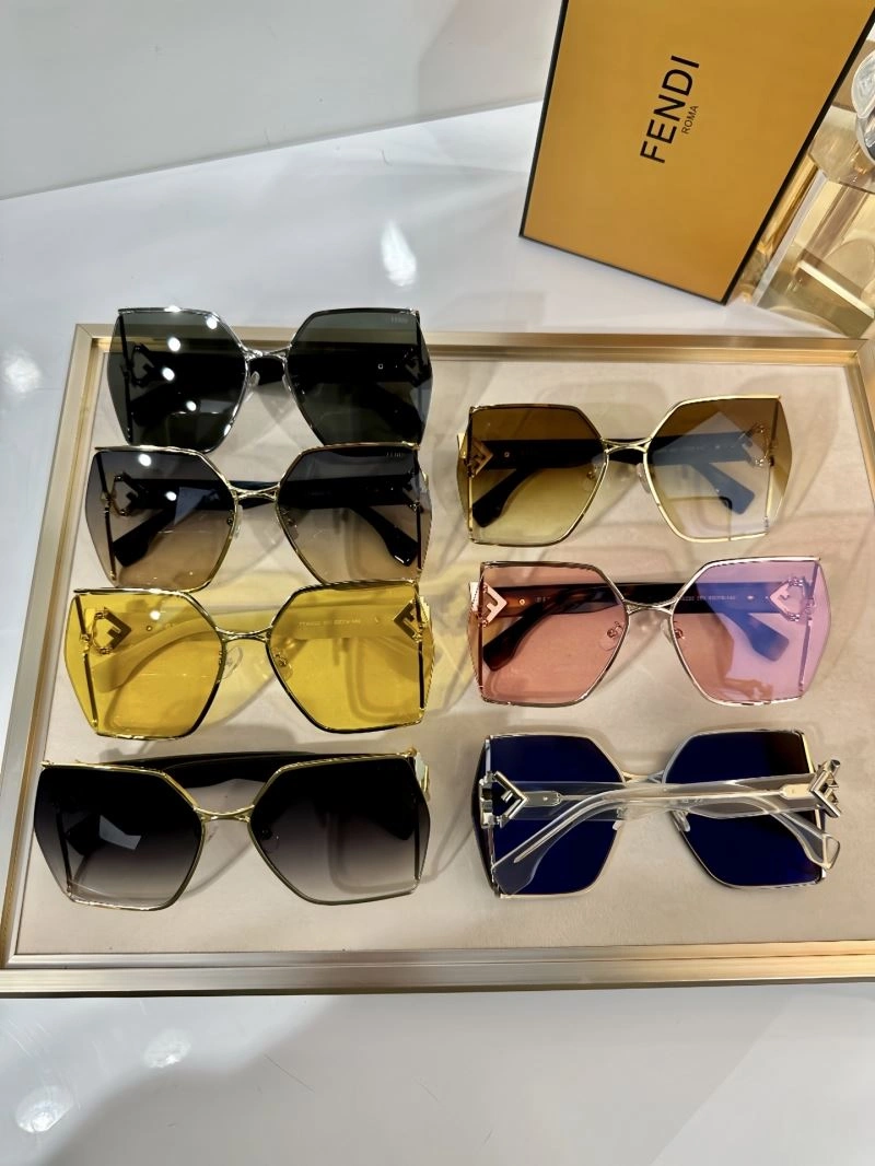 RelaxedFit Fendi Sunglasses 279307