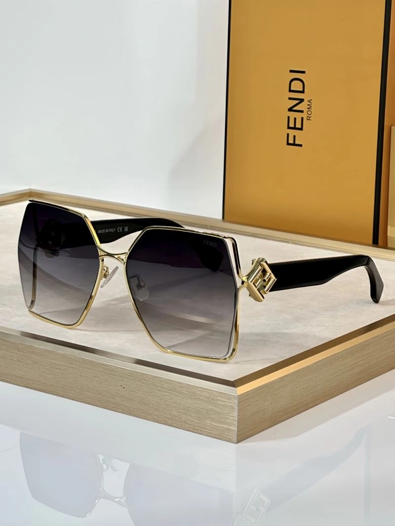 RelaxedFit Fendi Sunglasses 279307
