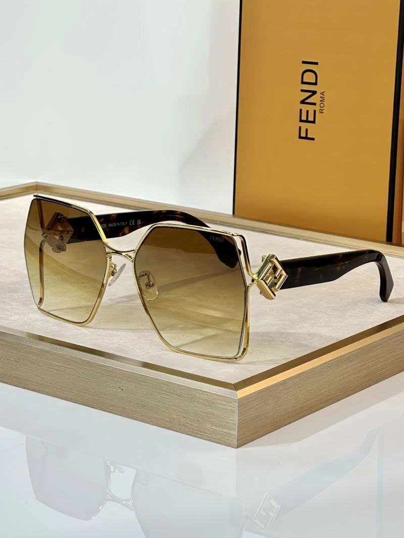 RelaxedFit Fendi Sunglasses 279307