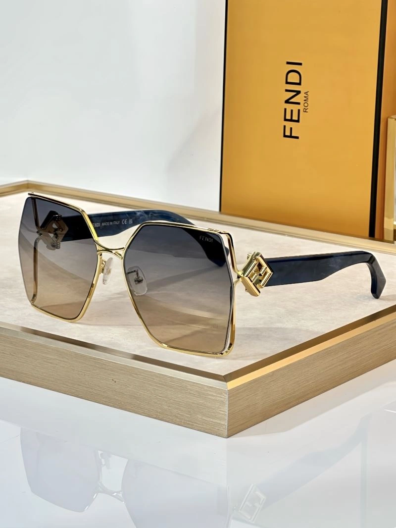 RelaxedFit Fendi Sunglasses 279307