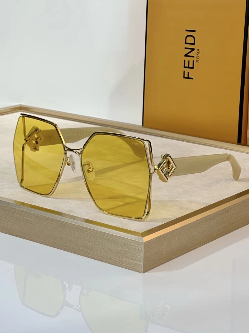RelaxedFit Fendi Sunglasses 279307