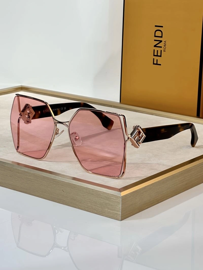 RelaxedFit Fendi Sunglasses 279307