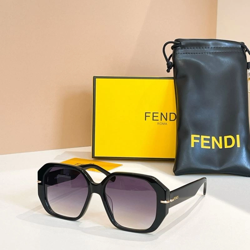 RelaxedFit Fendi Sunglasses 279304