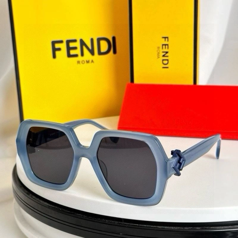 Fendi Sunglasses Durable 279295
