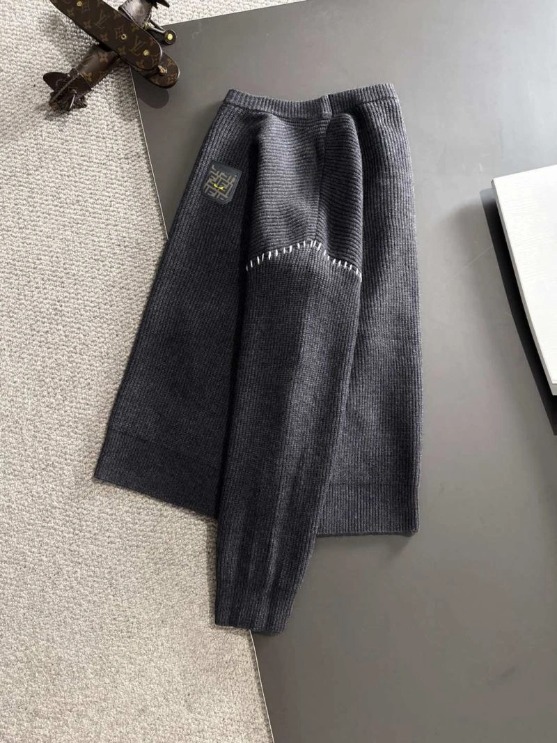 Bold Fendi Sweaters 123086