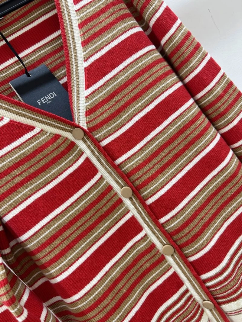 Snug Fendi Sweaters 120563