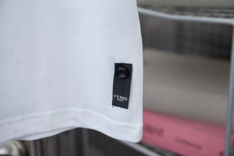 Sustainable Fendi T-Shirts 123071
