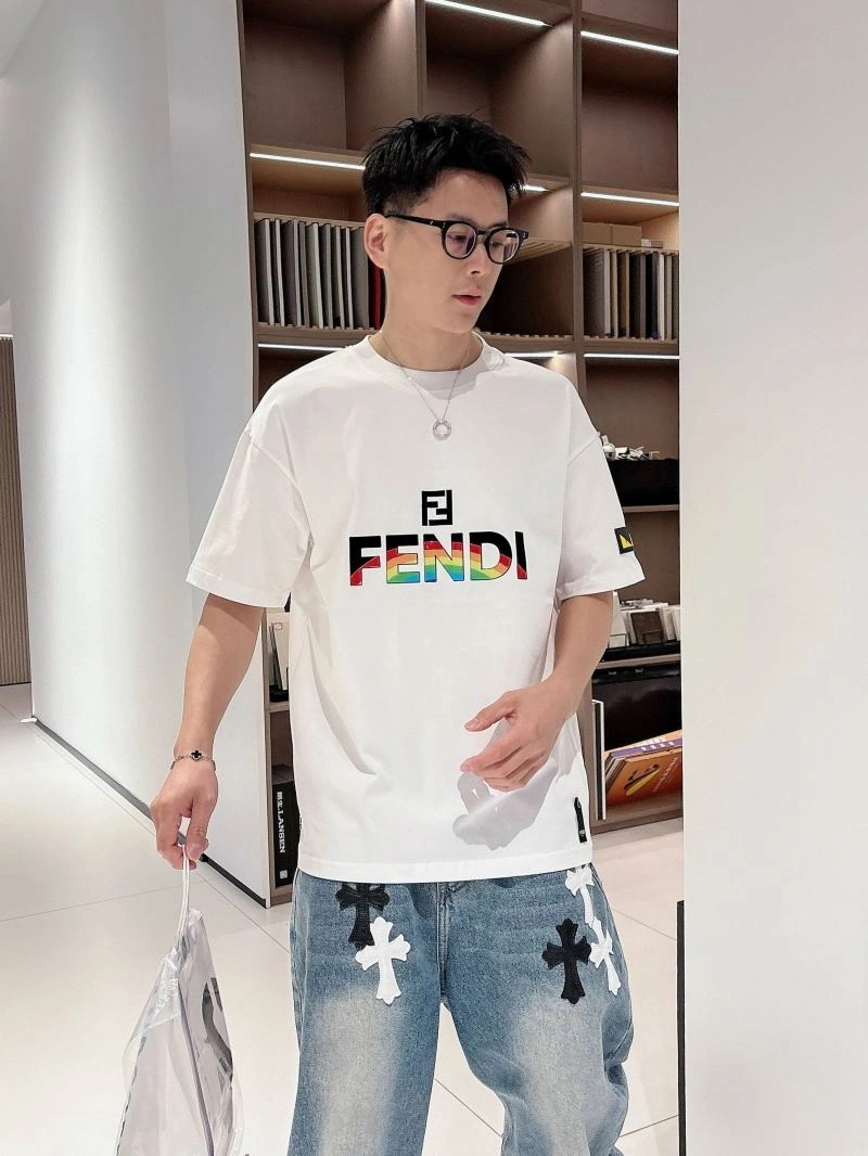 Fendi T-Shirts Resilient 123075