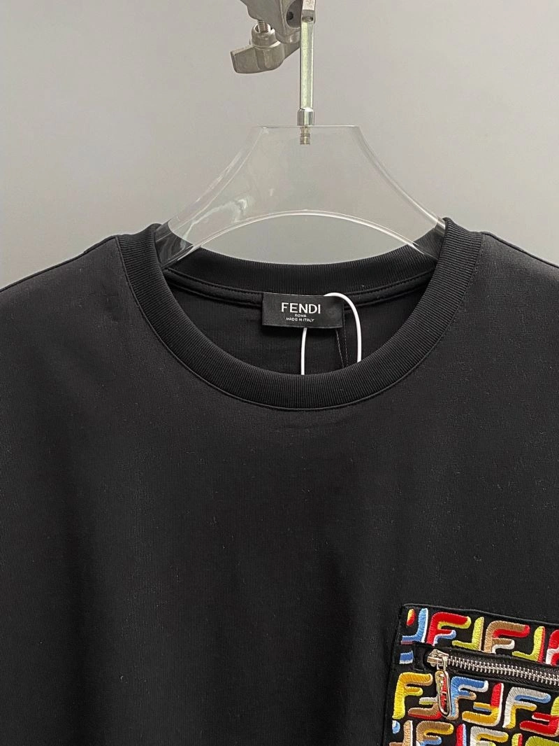 Fendi T-Shirts Minimalist 123070