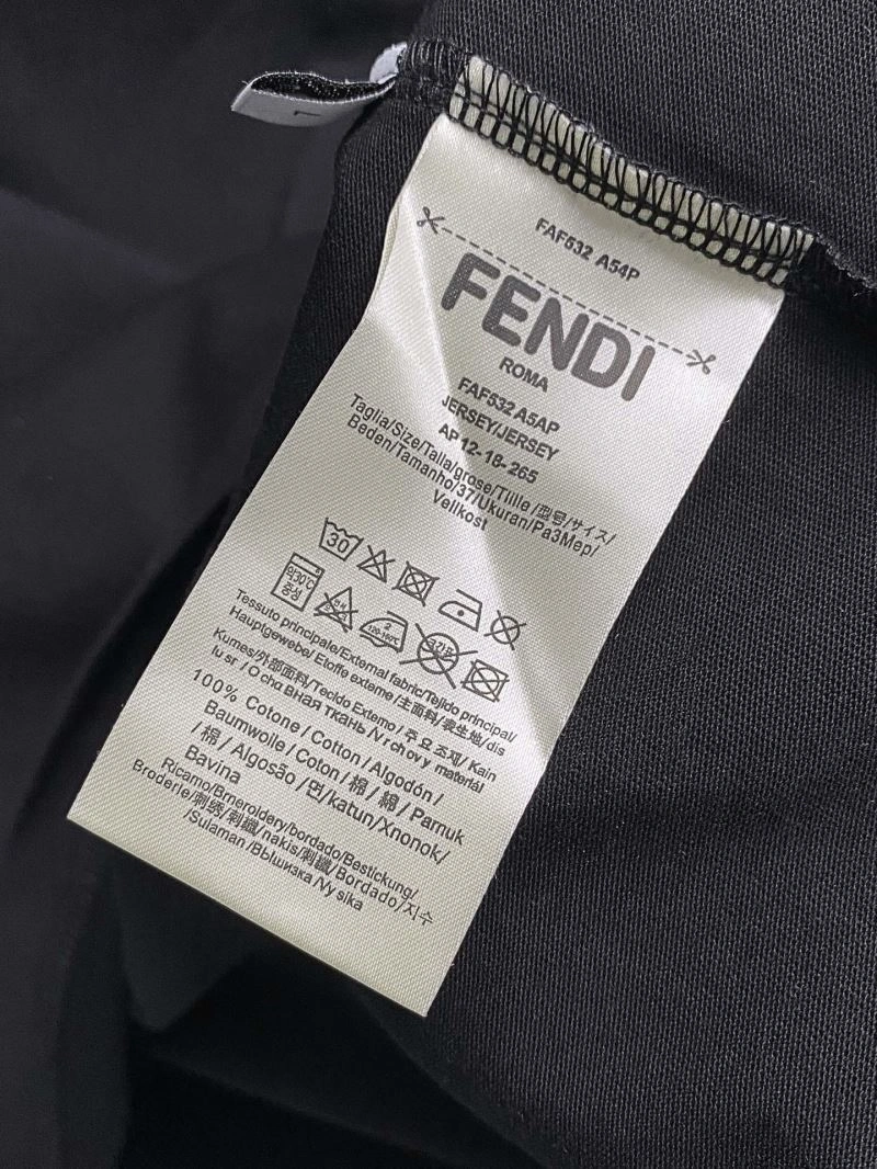 Fendi T-Shirts Minimalist 123070