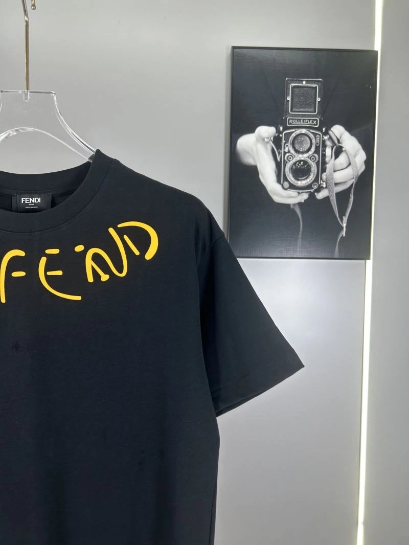 Fendi T-Shirts Trendsetting 123066