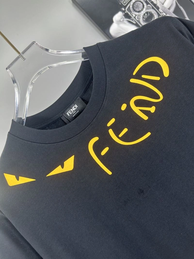 Fendi T-Shirts Trendsetting 123066