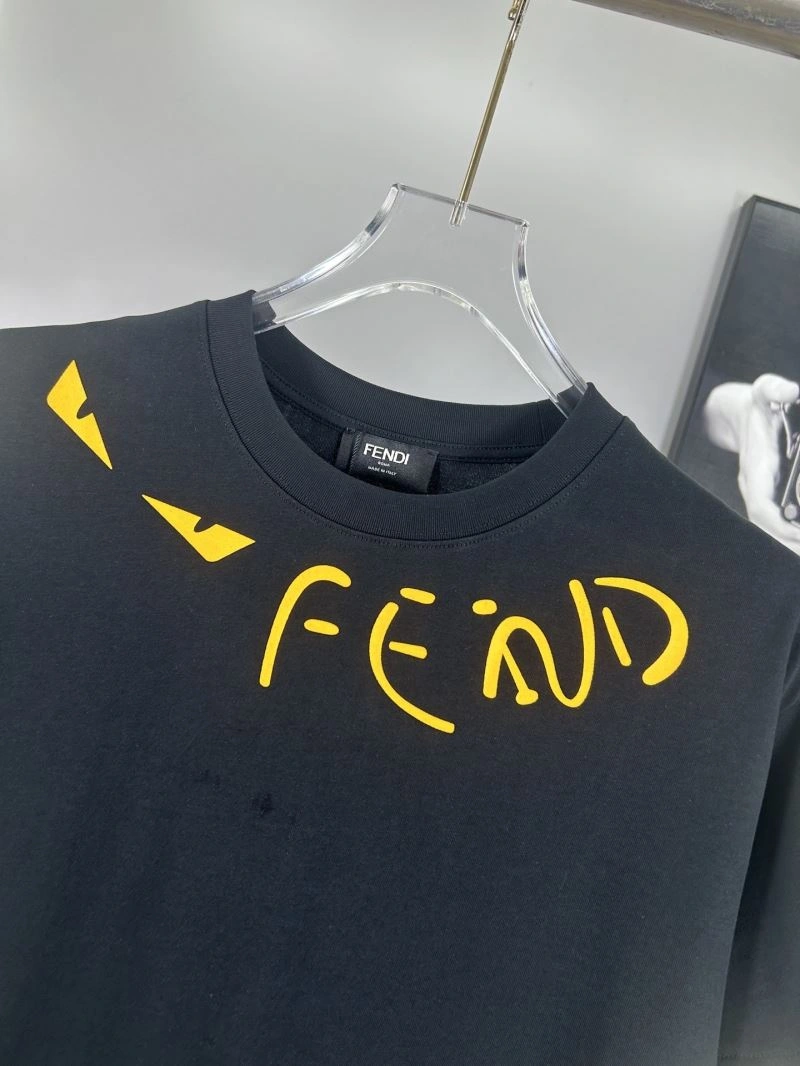 Fendi T-Shirts Trendsetting 123066