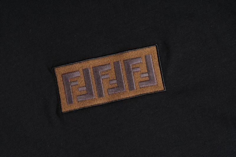 Fendi T-Shirts Sleek 123018