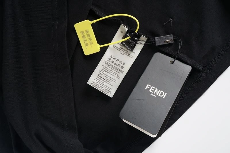 Fendi T-Shirts Sleek 123018