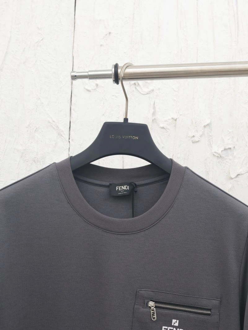 Unisex Fendi T-Shirts 123003