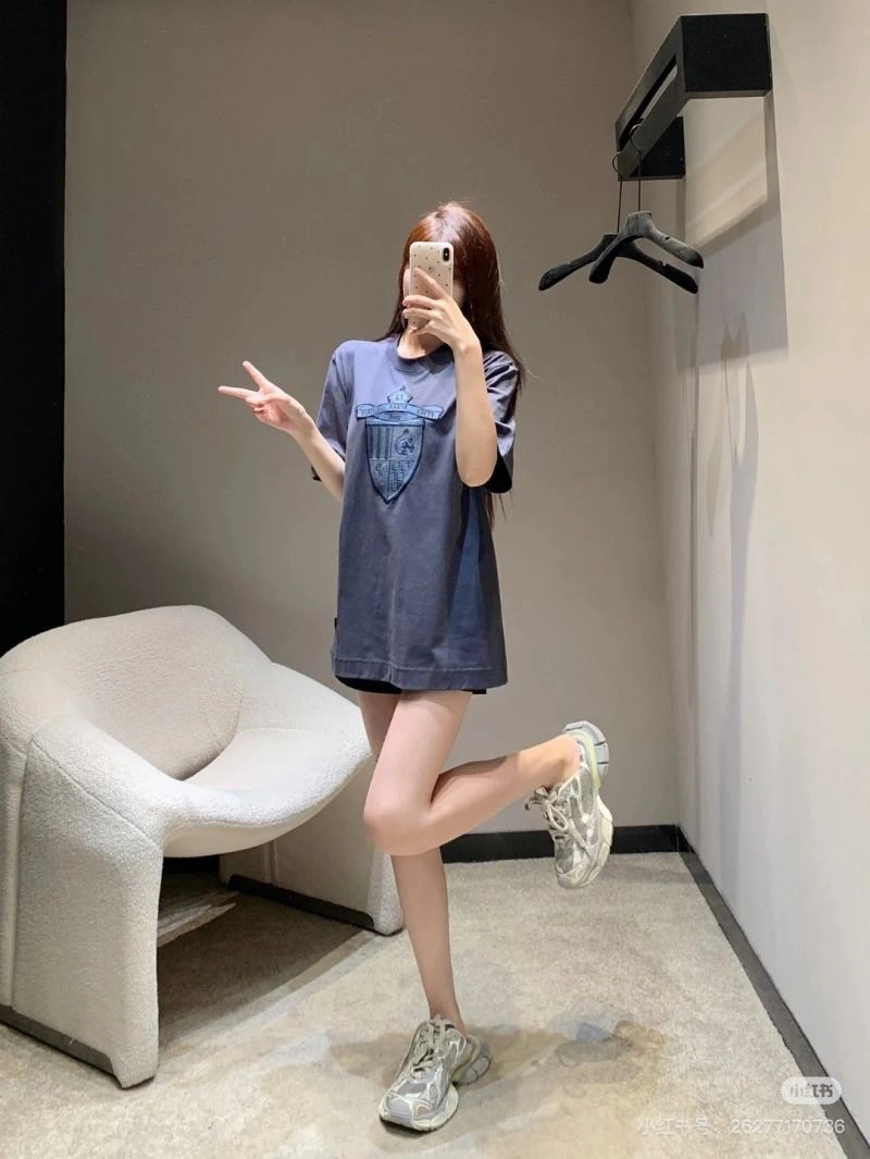 Fendi T-Shirts Resilient 123004