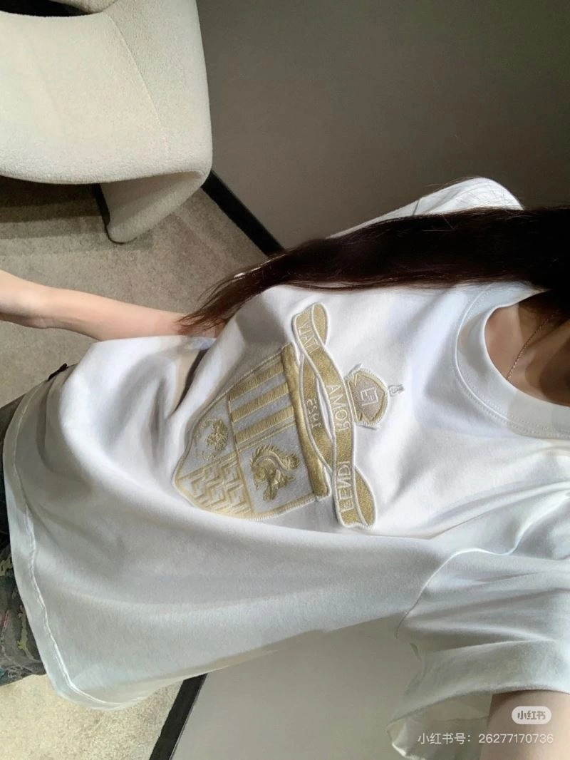 Fendi T-Shirts Resilient 123004