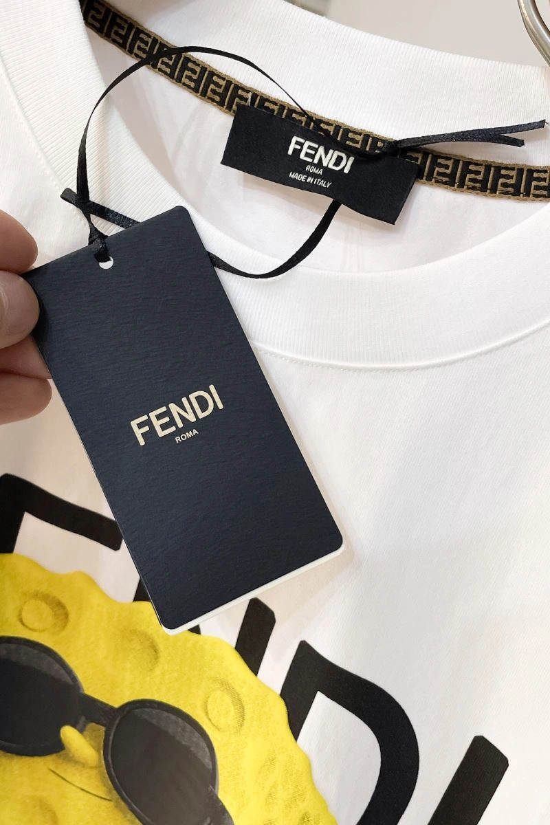 Versatile Fendi T-Shirts 123243