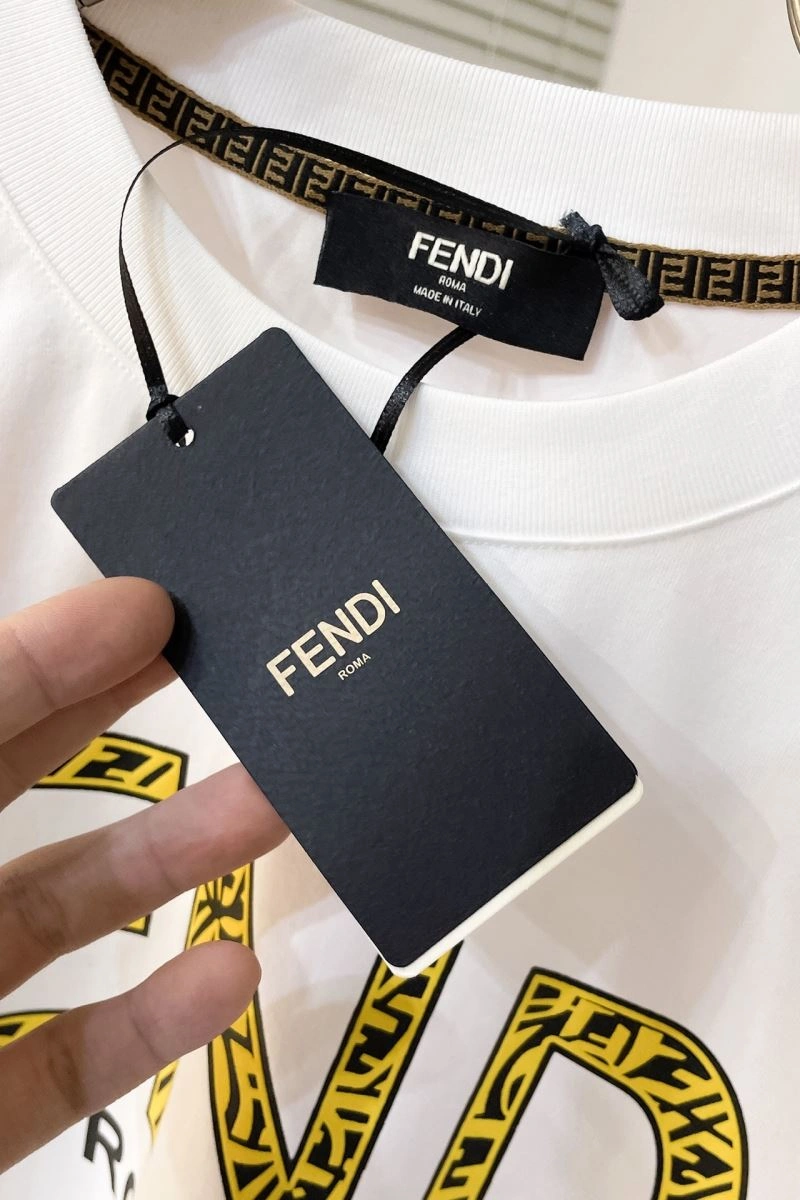 Bold Fendi T-Shirts 123220