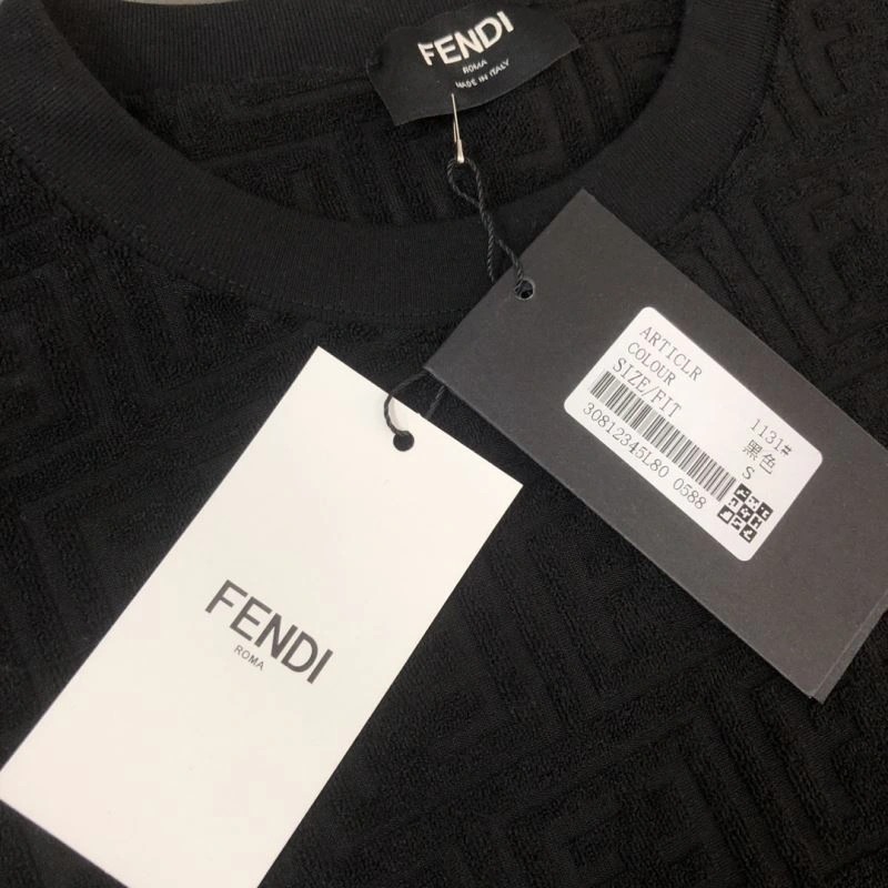 Fendi T-Shirts TimelessDesign 123204