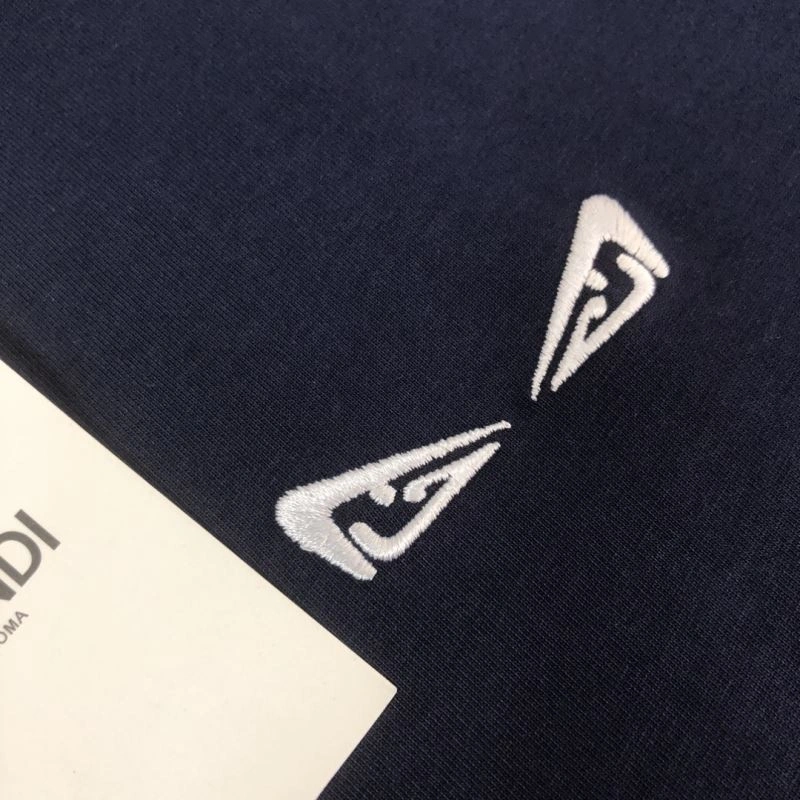 Fendi T-Shirts Breathable 123191