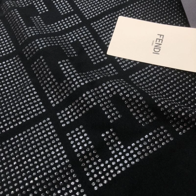 ComfortFit Fendi T-Shirts 123174