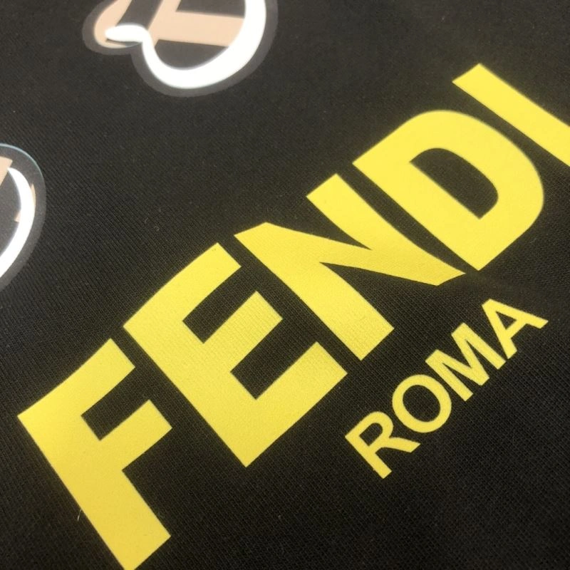 Fendi T-Shirts TimelessDesign 123164
