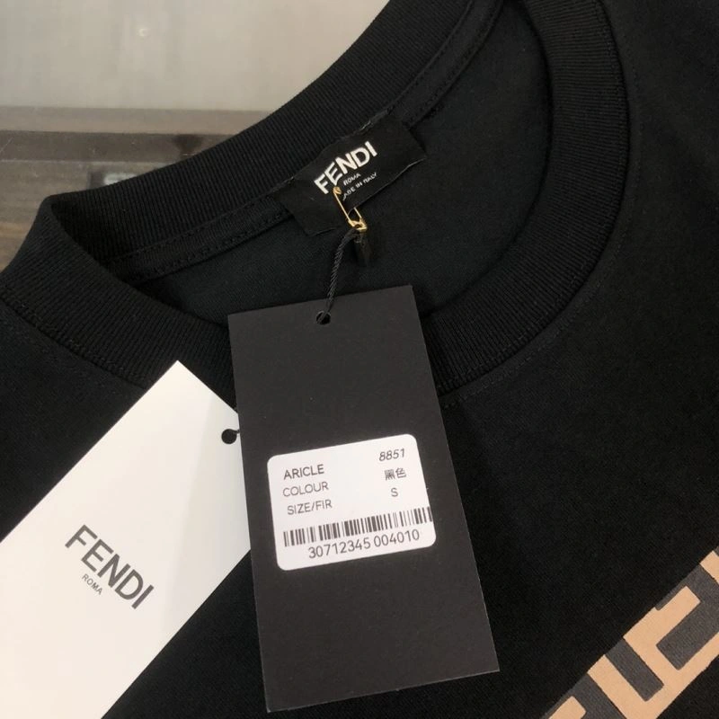 Effortless Fendi T-Shirts 123143